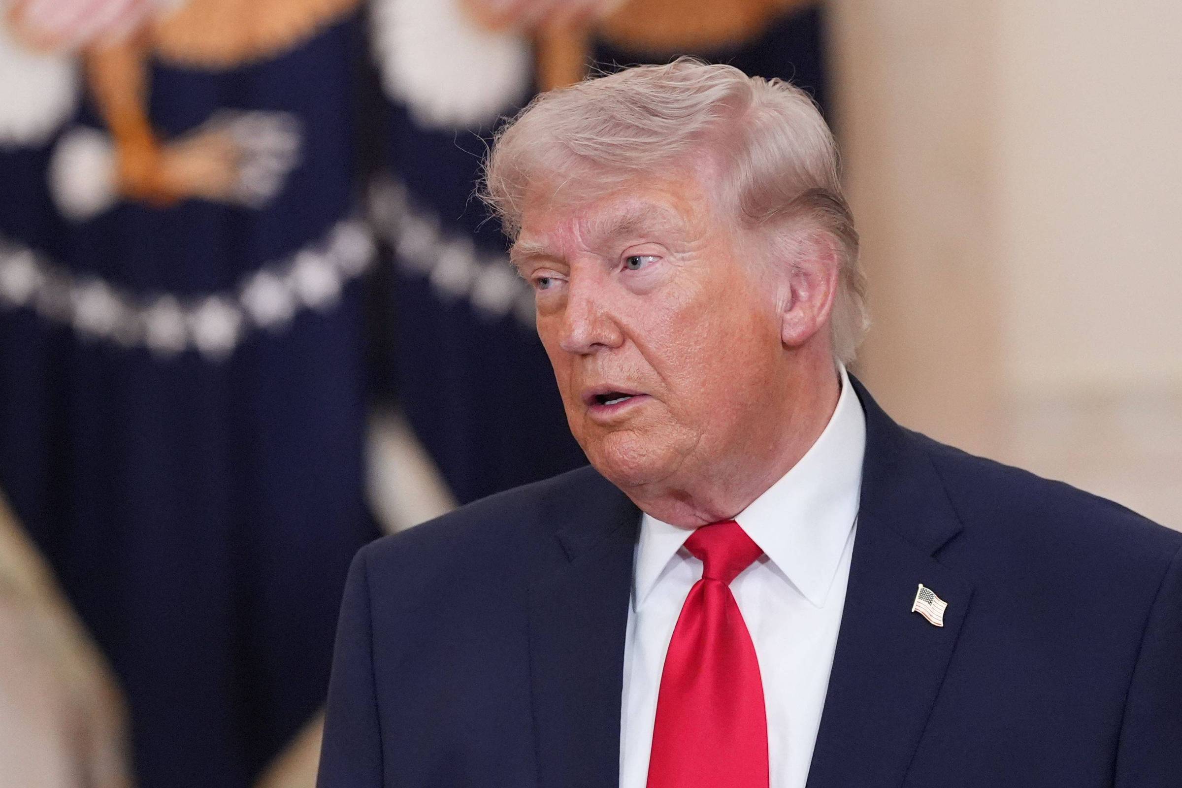 Contradições de trump no irã expõem caos na política externa