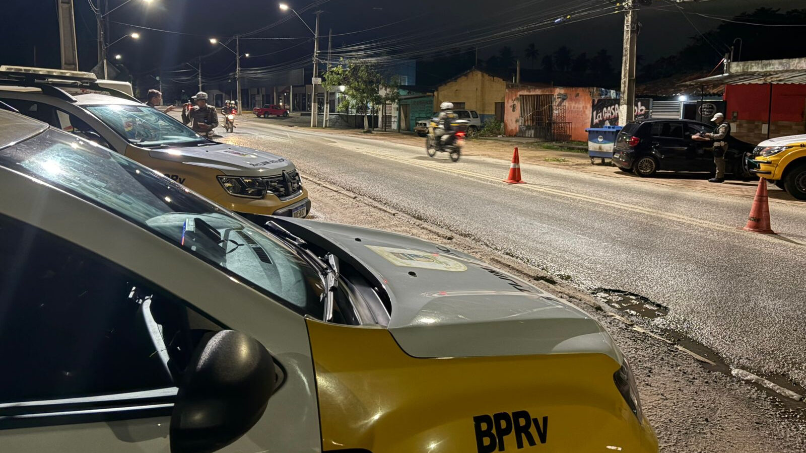CPRE prende 3 e multa 14 por embriaguez em Extremoz