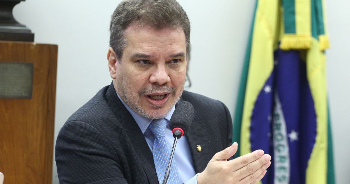 Ministro informa que 25,2 milhões de brasileiros apostam em bets ilegais