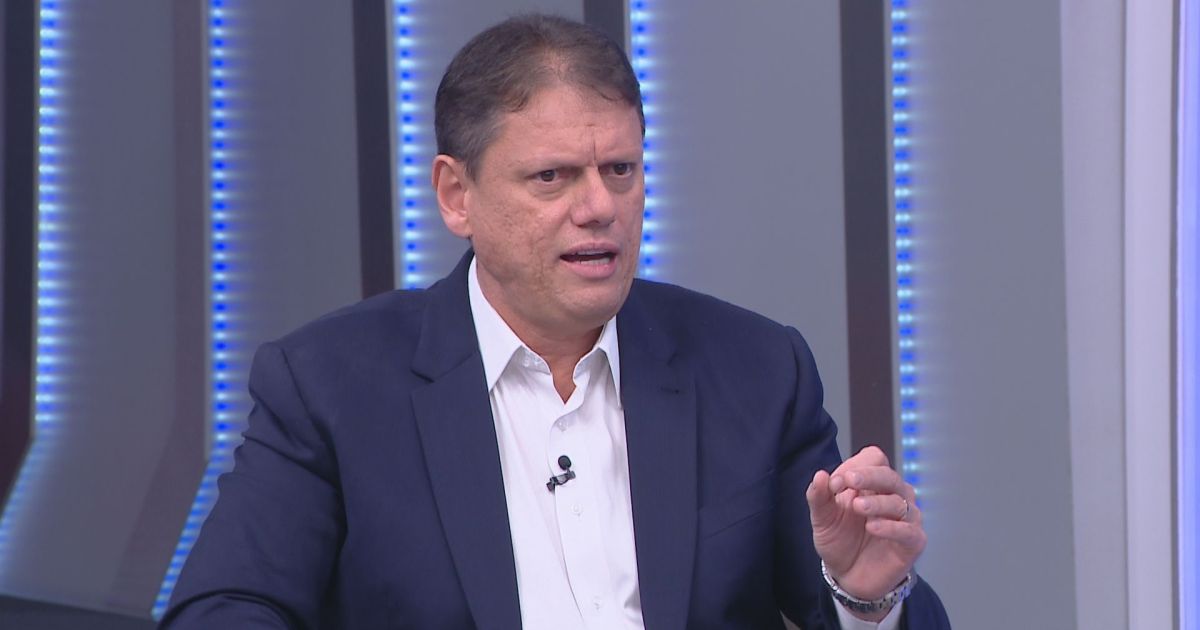Tarcísio de Freitas nega vínculo de empresa de seus filhos com o governo