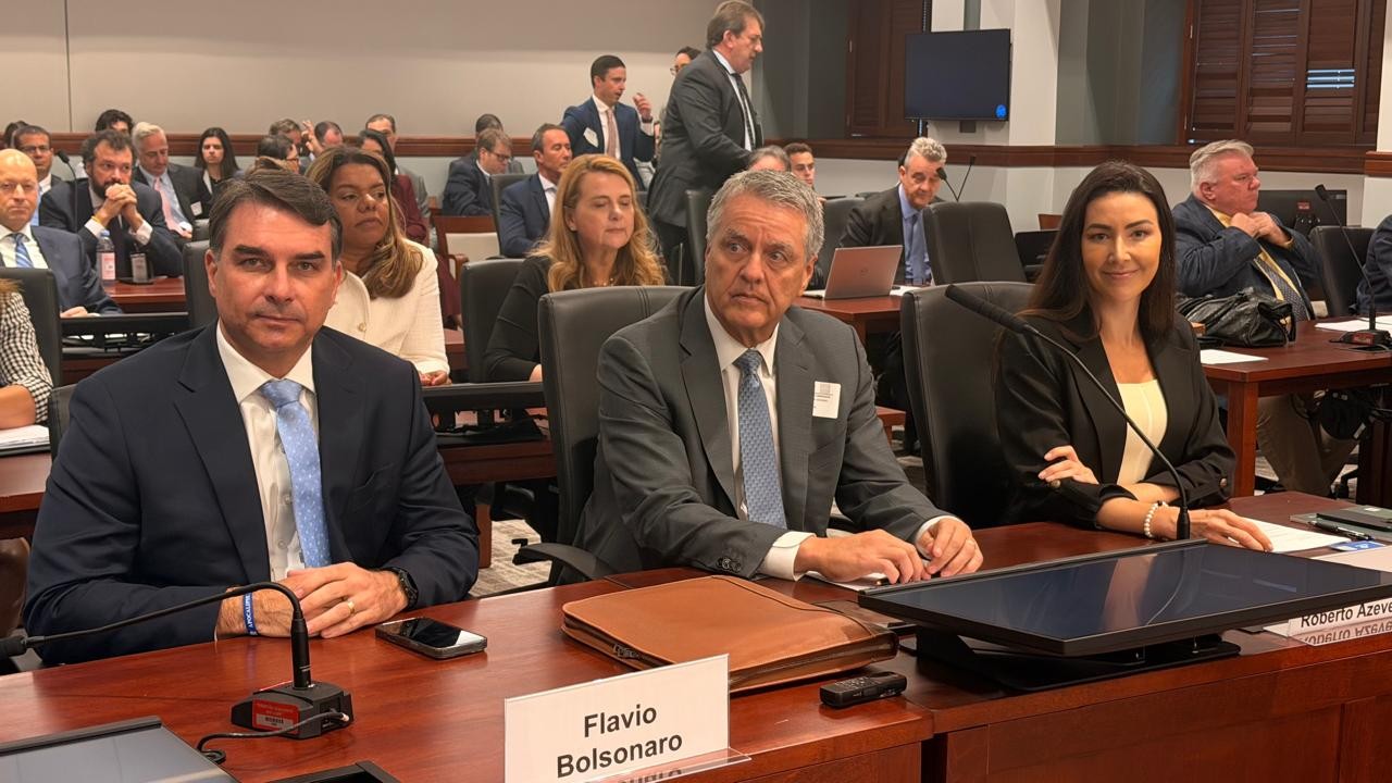 Escritório de Comércio dos EUA ouve apelos contra tarifaço e define futuro de exportações brasileiras