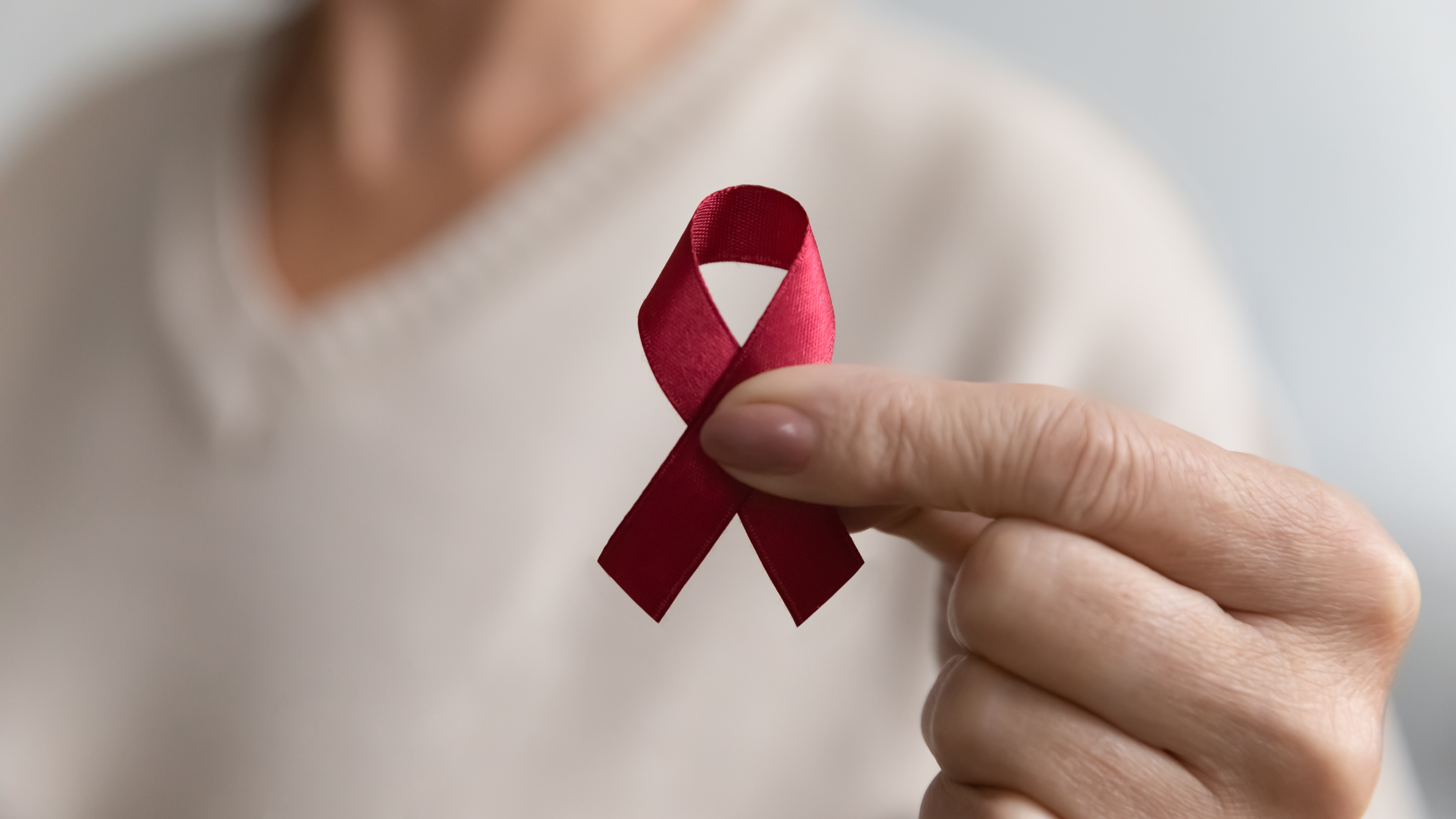 Alerta global aponta risco de retrocesso no combate ao HIV e aumento de casos no Brasil