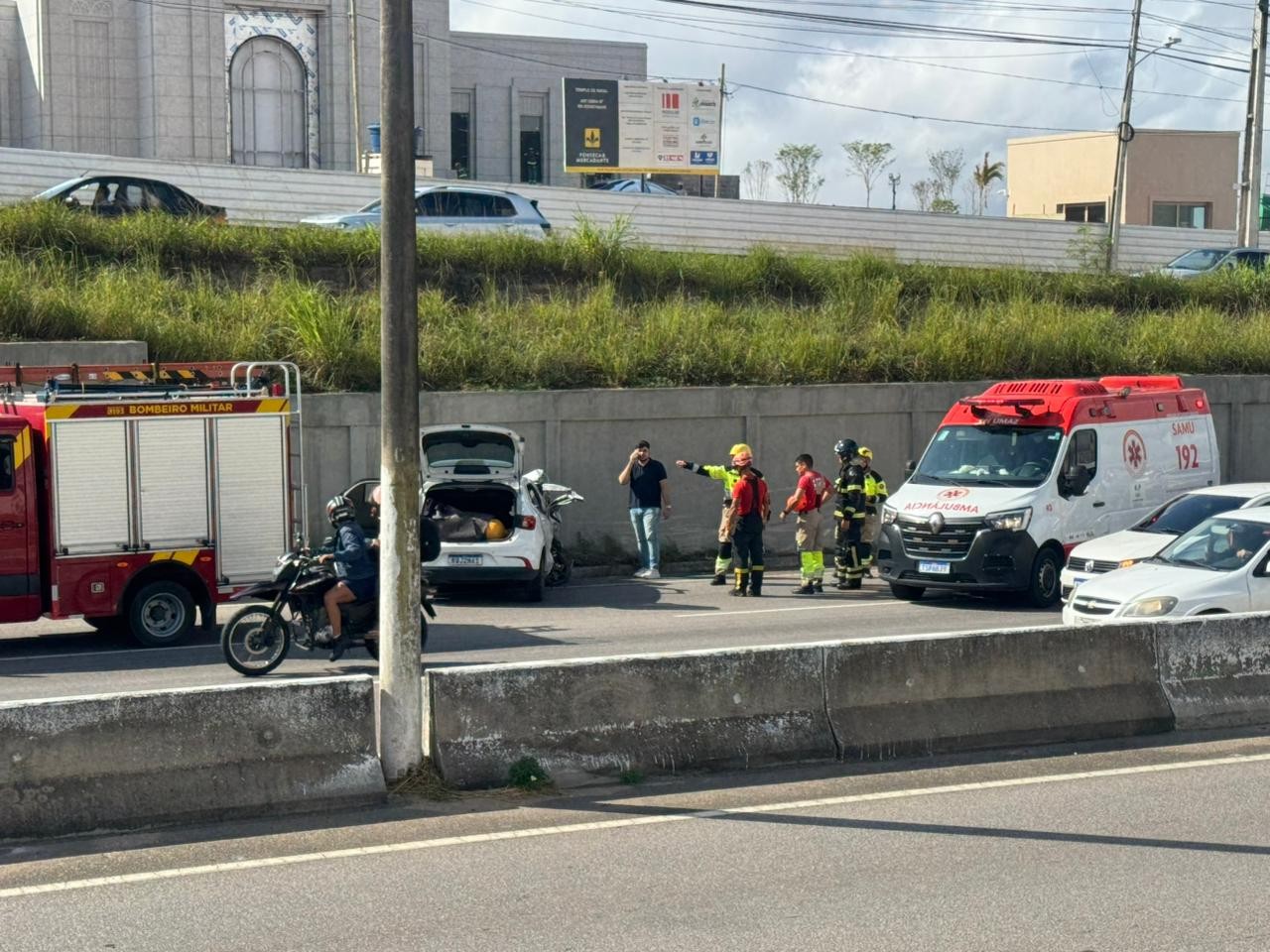 Colisão entre veículos na BR-101 deixa três feridos em Parnamirim