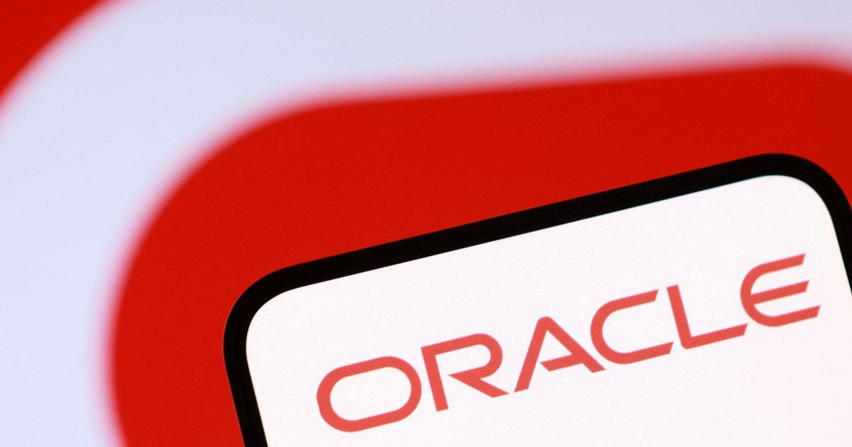 Ações da Oracle caem com alto gasto em IA e planos de endividamento
