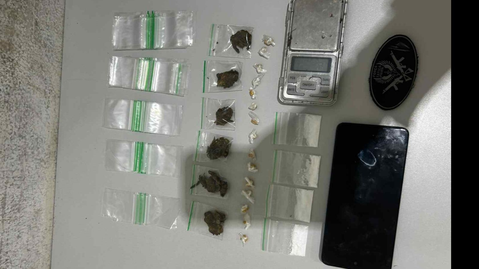 Polícia Militar apreende adolescente com drogas, balança e motocicletas na Zona Norte de Natal