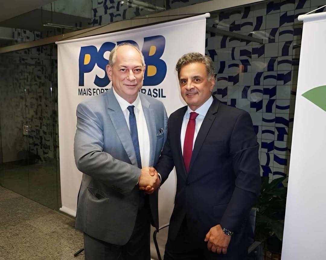 Aécio convida Ciro para corrida presidencial pelo PSDB