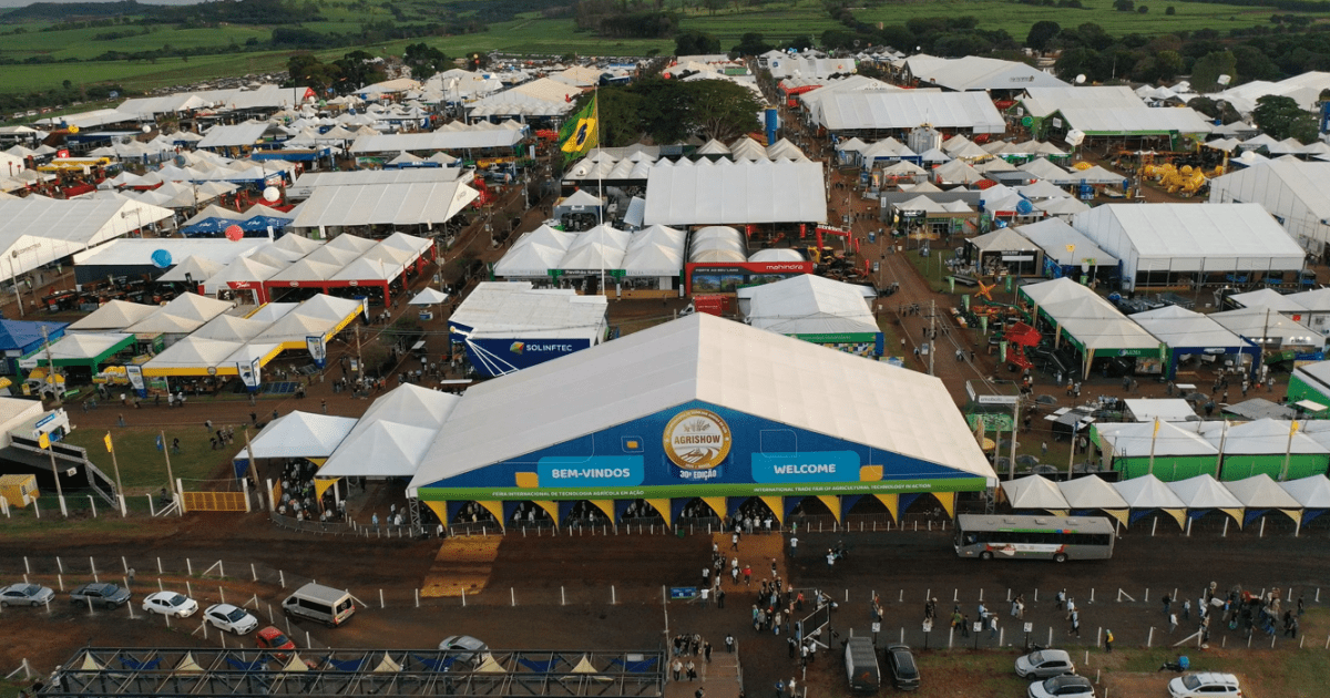 Sicoob projeta R$ 2,4 bilhões para Agrishow e impulsiona setor com crédito rural