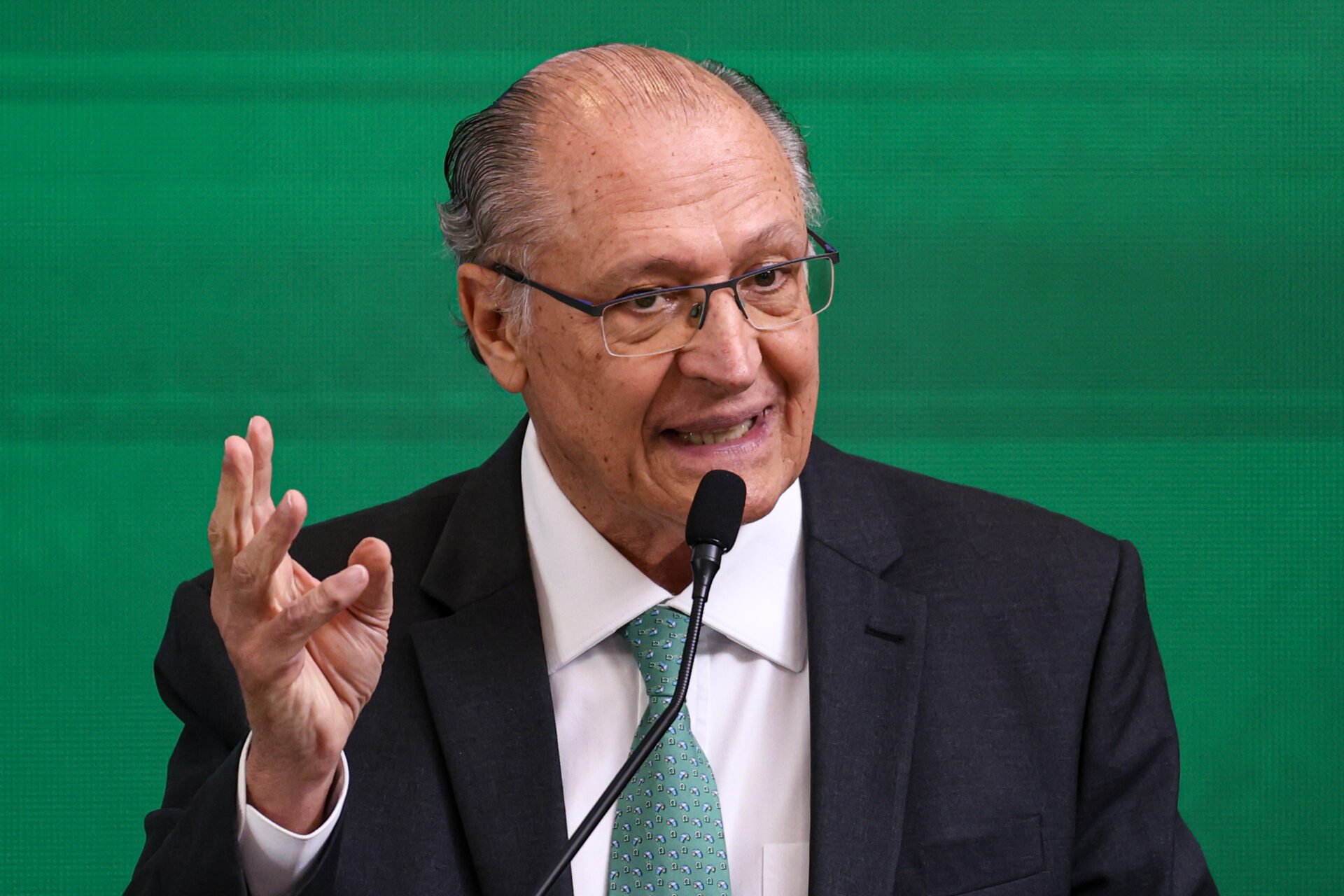 Senado rejeita Messias; Lula já busca novo nome para o STF