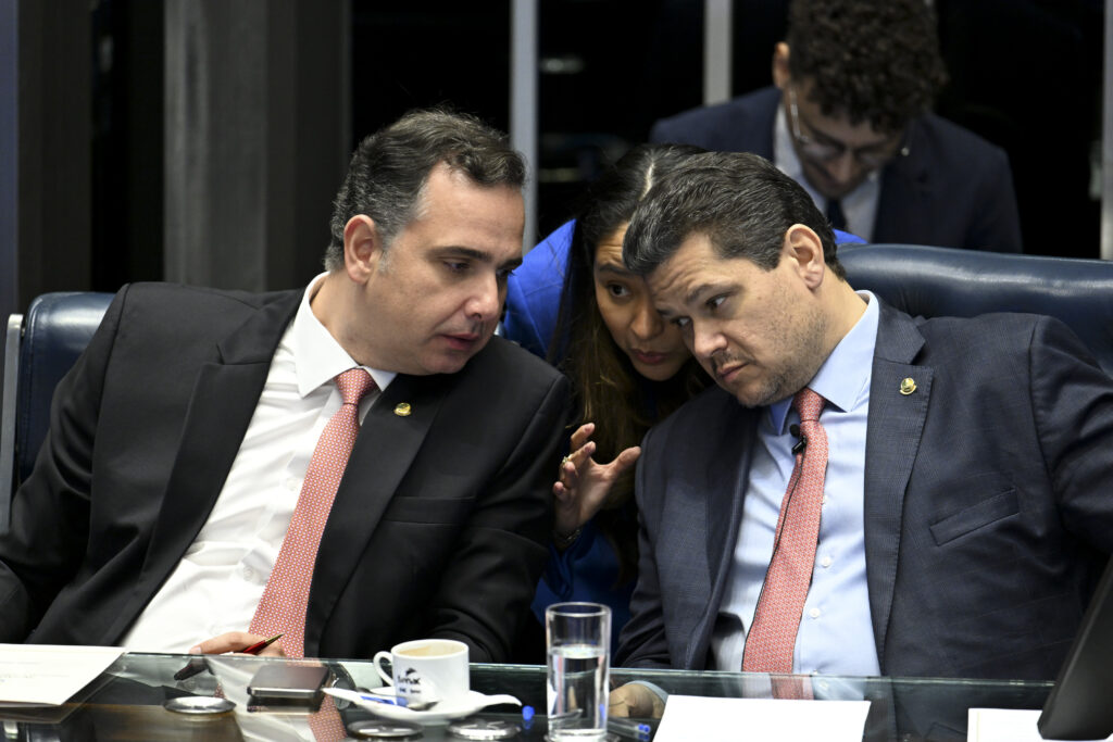 Alcolumbre articula Pacheco no TCU e tensiona cenário de Lula em Minas
