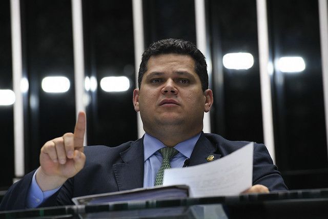 Presidente do Senado promete divulgar data para votação da PEC do BC até sexta-feira