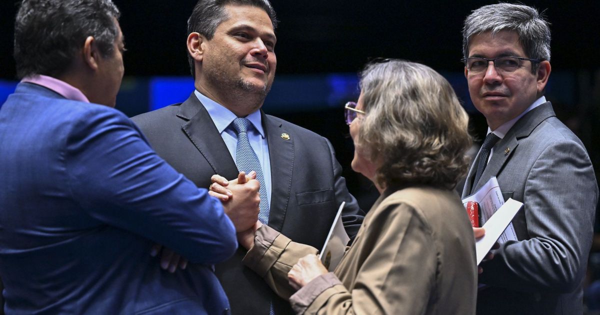 Davi Alcolumbre elogia Teresa Leitão e prevê boa articulação como nova líder do governo no Senado