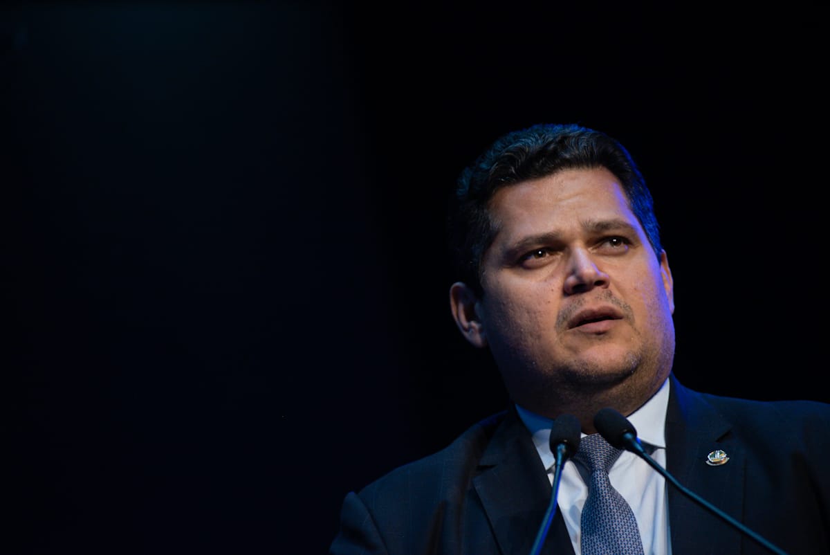 Alcolumbre trava PEC da Segurança no Senado