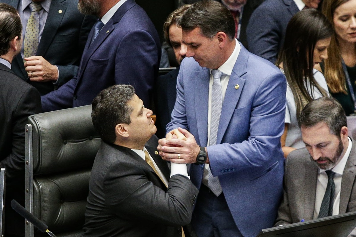 Davi Alcolumbre indica que pode aceitar mudança na PEC 6x1