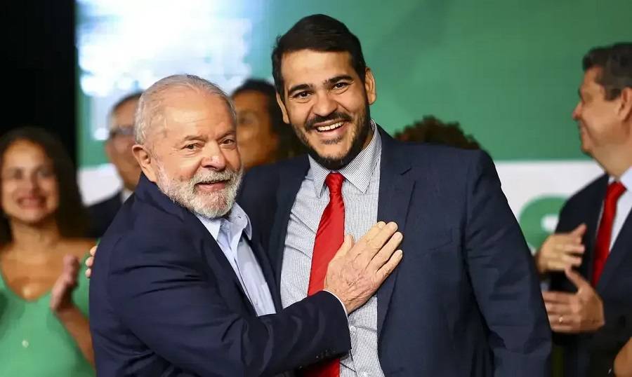 Aliados de Lula questionam nomeação de Jorge Messias ao STF antes das eleições