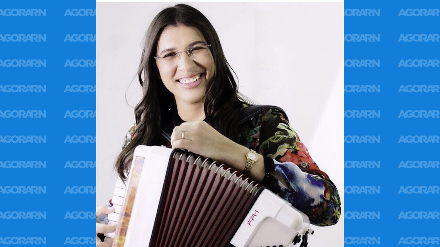 Alice Maciel lidera celebração musical gratuita na Prainha Via Costeira em 28 de junho