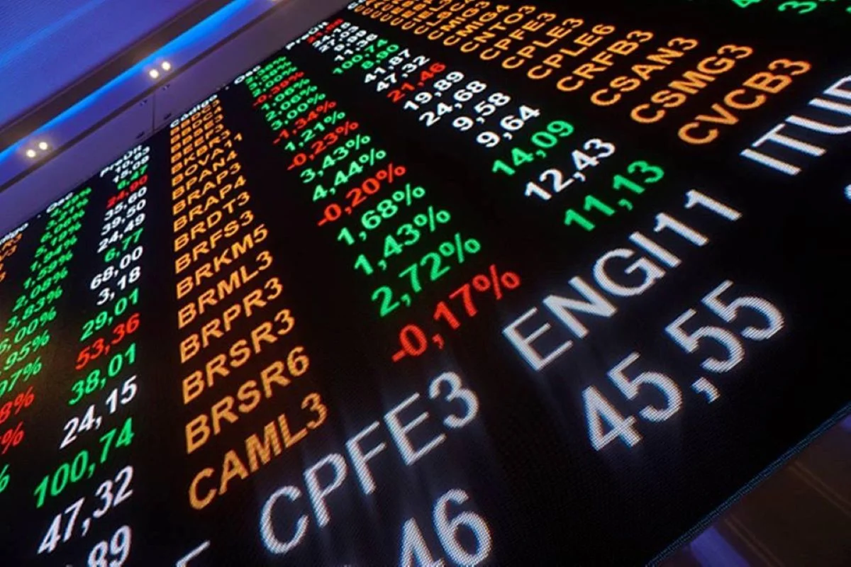 Ibovespa sobe com alta do petróleo após tensões entre EUA e Irã no Estreito de Ormuz