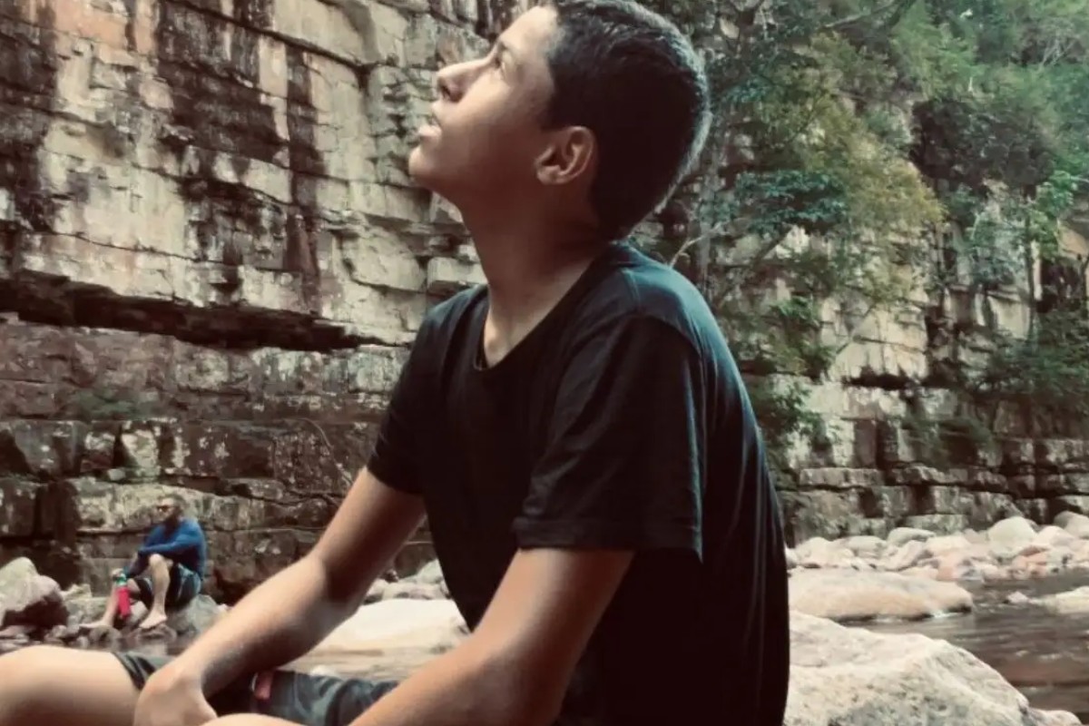 Aluno de 12 anos morre durante aula de basquete em escola de MT