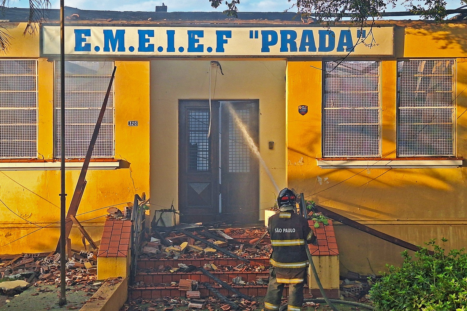 Prefeitura de Limeira realoca alunos de escola incendiada
