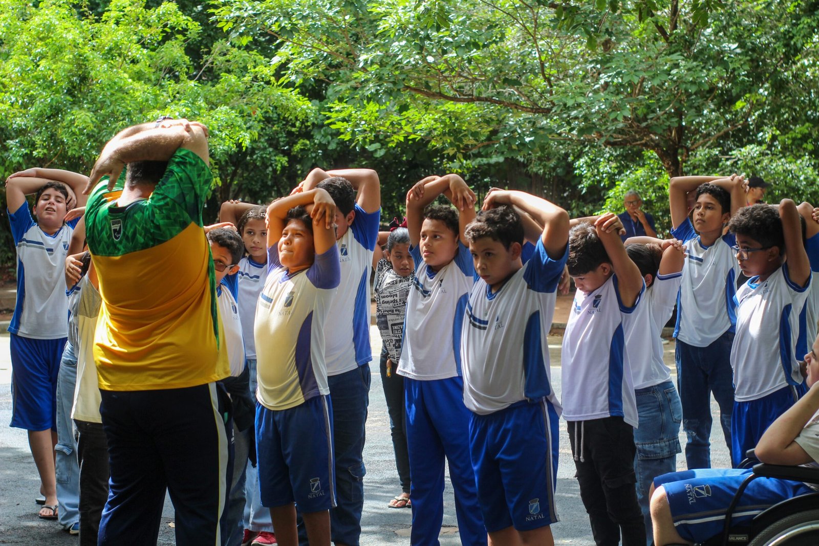 Estudantes da rede municipal vivenciam dia educativo e recreativo no Parque das Dunas