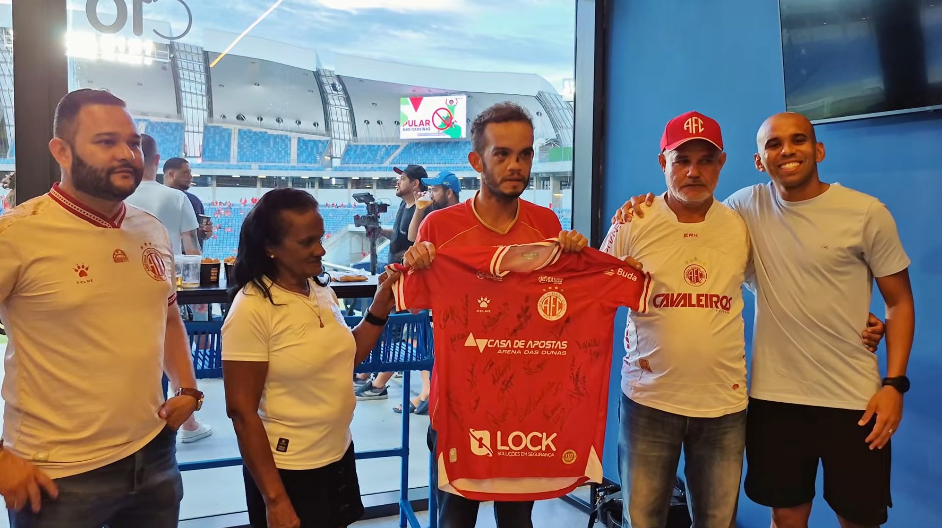 América SAF homenageia torcedor agredido e repudia violência