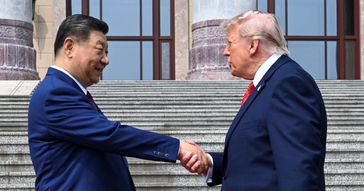 China capitaliza tensões globais e emerge como potência diplomática em meio a conflito EUA-Irã