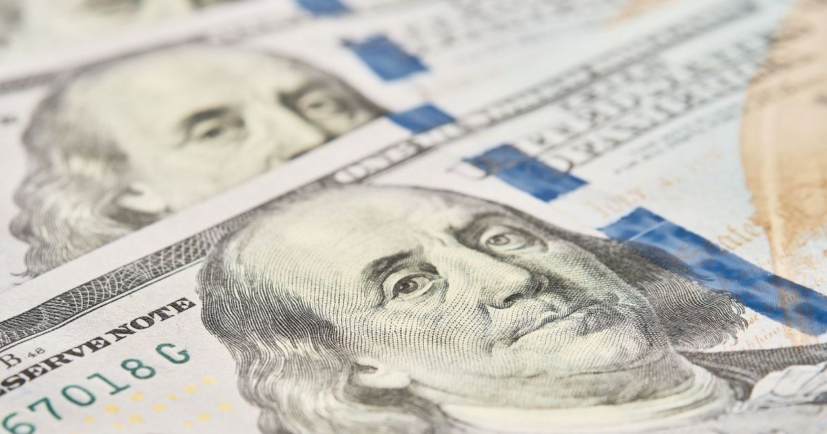 Investidores brasileiros buscam refúgio em ativos internacionais diante da instabilidade