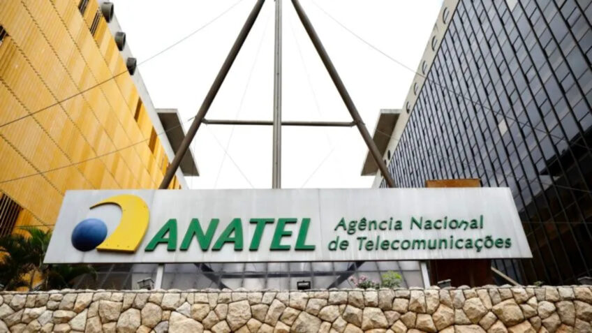Anatel converte multa da Claro em internet para universidades