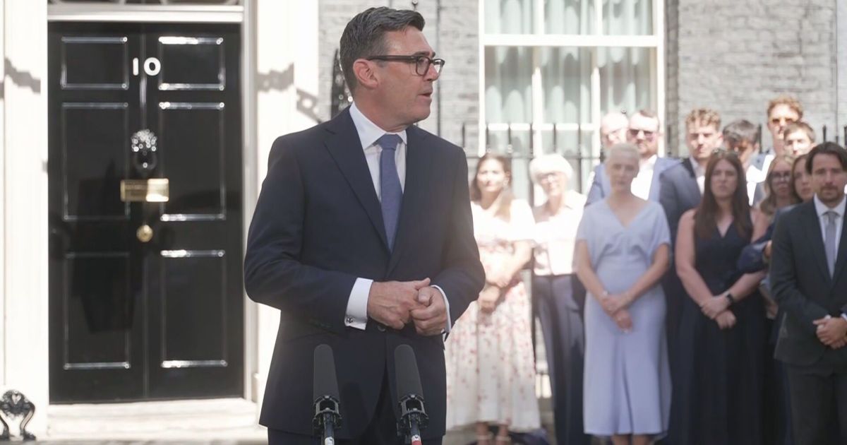 Andy Burnham anuncia corte de impostos sobre eletricidade no Reino Unido