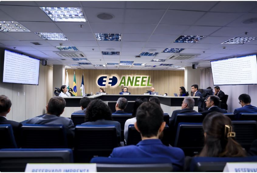 Aneel destinará R$ 5,6 bilhões para reduzir conta de luz em 19 estados