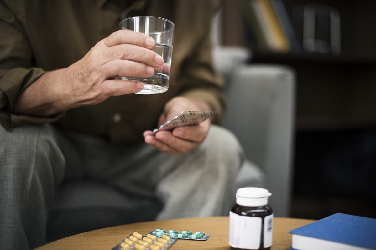 Especialistas alertam para o uso descuidado de antidepressivos ISRS, apontando necessidade de critérios mais rígidos
