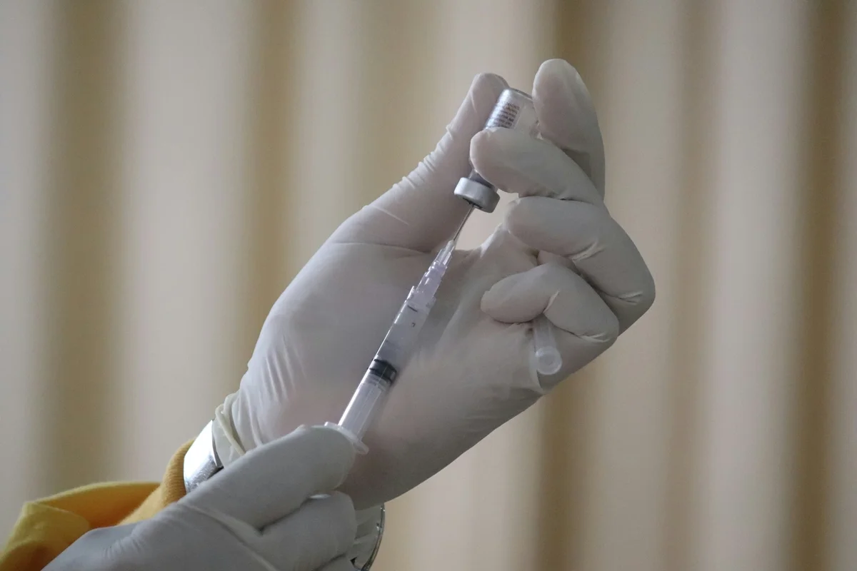 Anvisa desmente boatos e reforça segurança da vacina contra a gripe