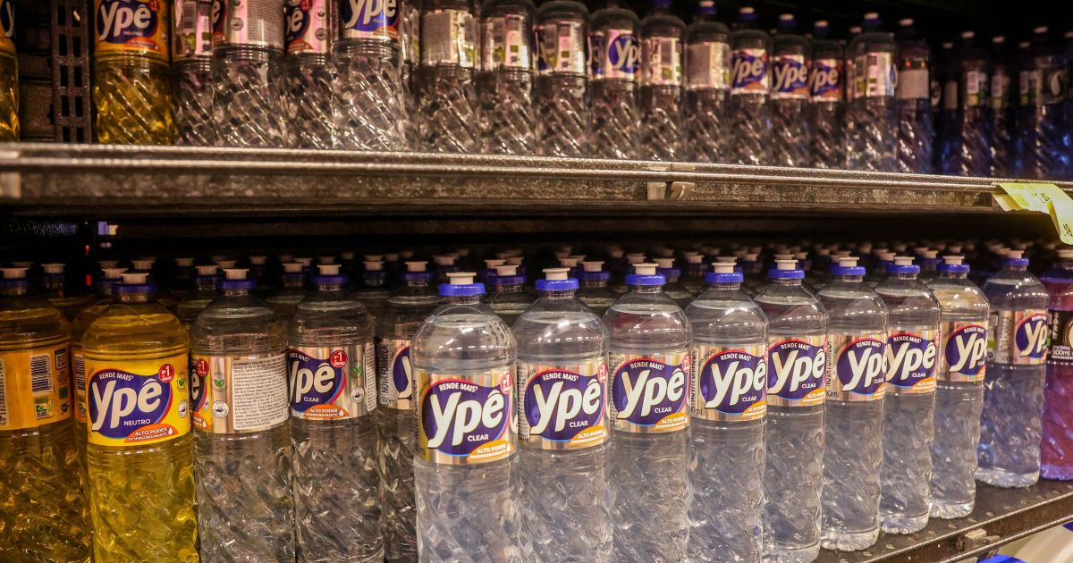 Anvisa corrige informação e mantém suspensão de produtos Ypê com lote final 1