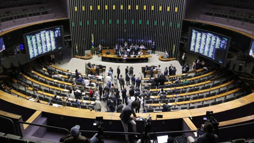 Câmara vota fim do sigilo de gastos públicos