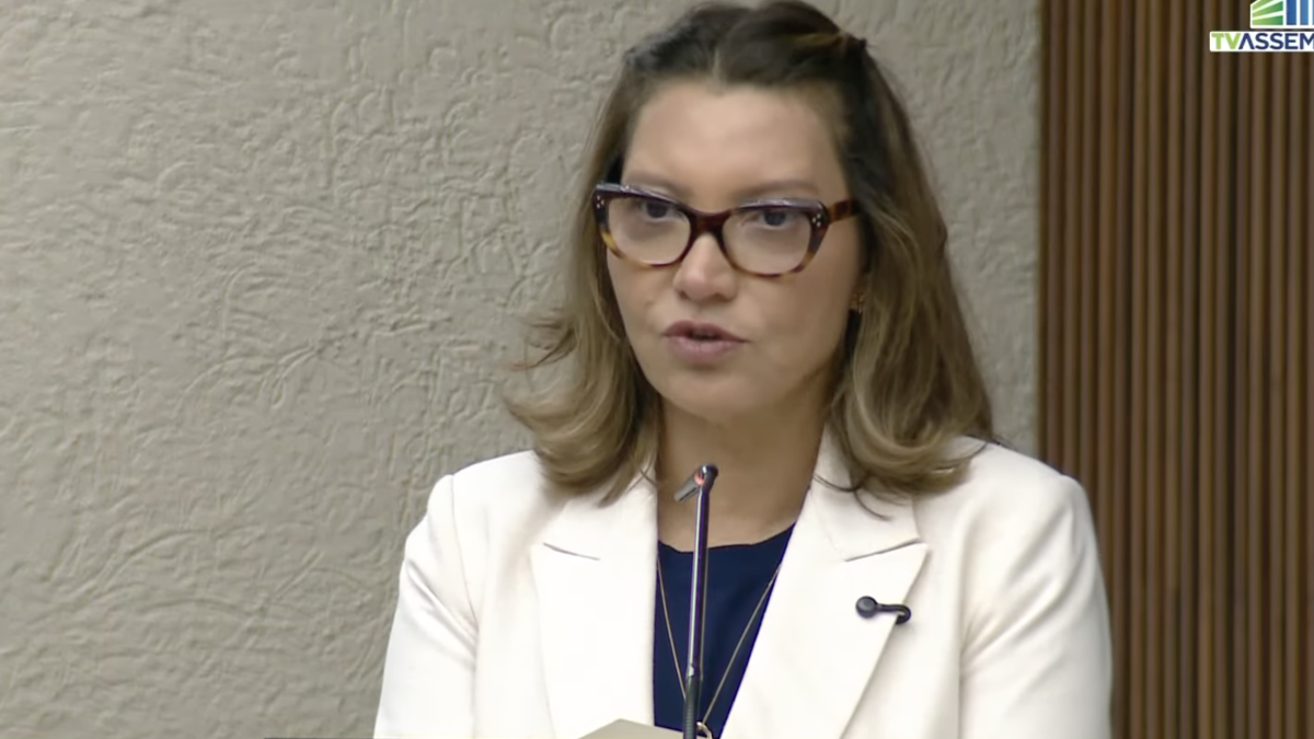 Janja participa de lançamento de serviço de saúde para mulheres