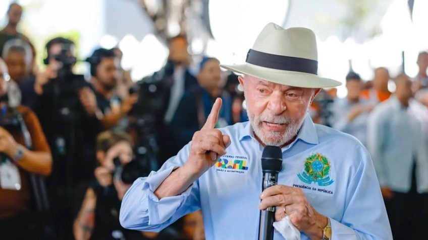Lula visita IAE para conhecer projeto de turbina nacional movida a etanol