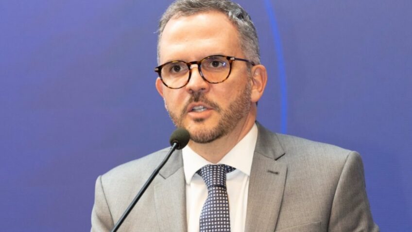 Ministro Tomé Franca balança hidrovias e navegação