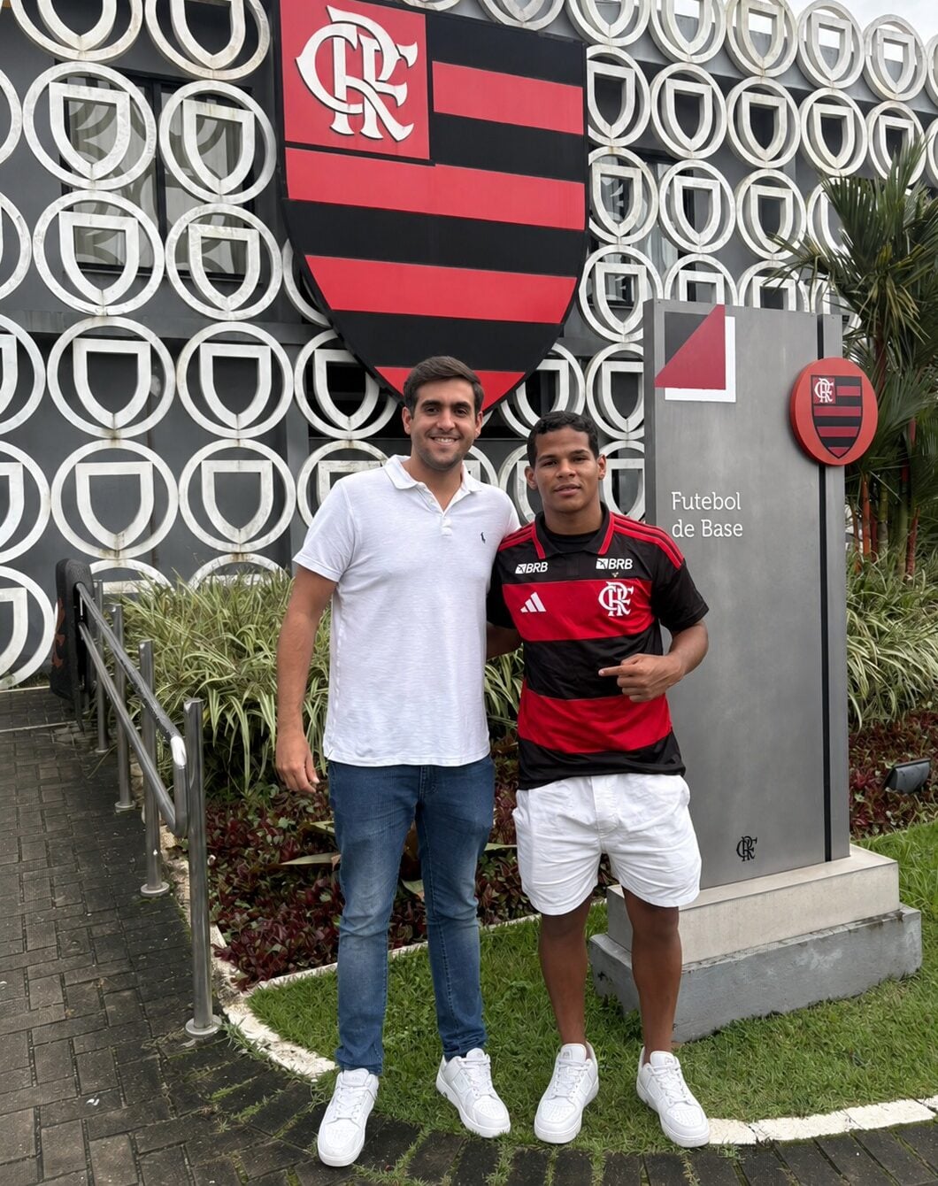 Jovem de Serra Caiada, Pedro Serra, assina contrato de formação com o Flamengo aos 16 anos