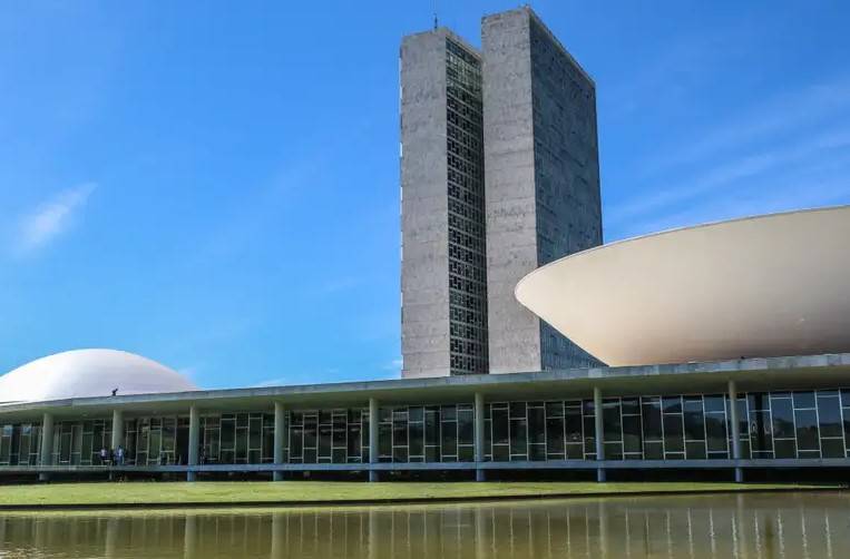 Congresso trava 7 CPIs do Master após caso Flávio Bolsonaro