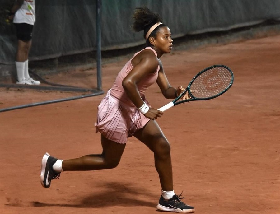 Victoria Barros cai na semifinal de Roland Garros juvenil, mas repete feito histórico