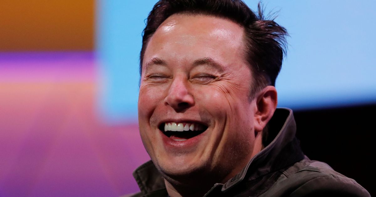 SpaceX estreia na Nasdaq após IPO recorde de US$ 75 bilhões