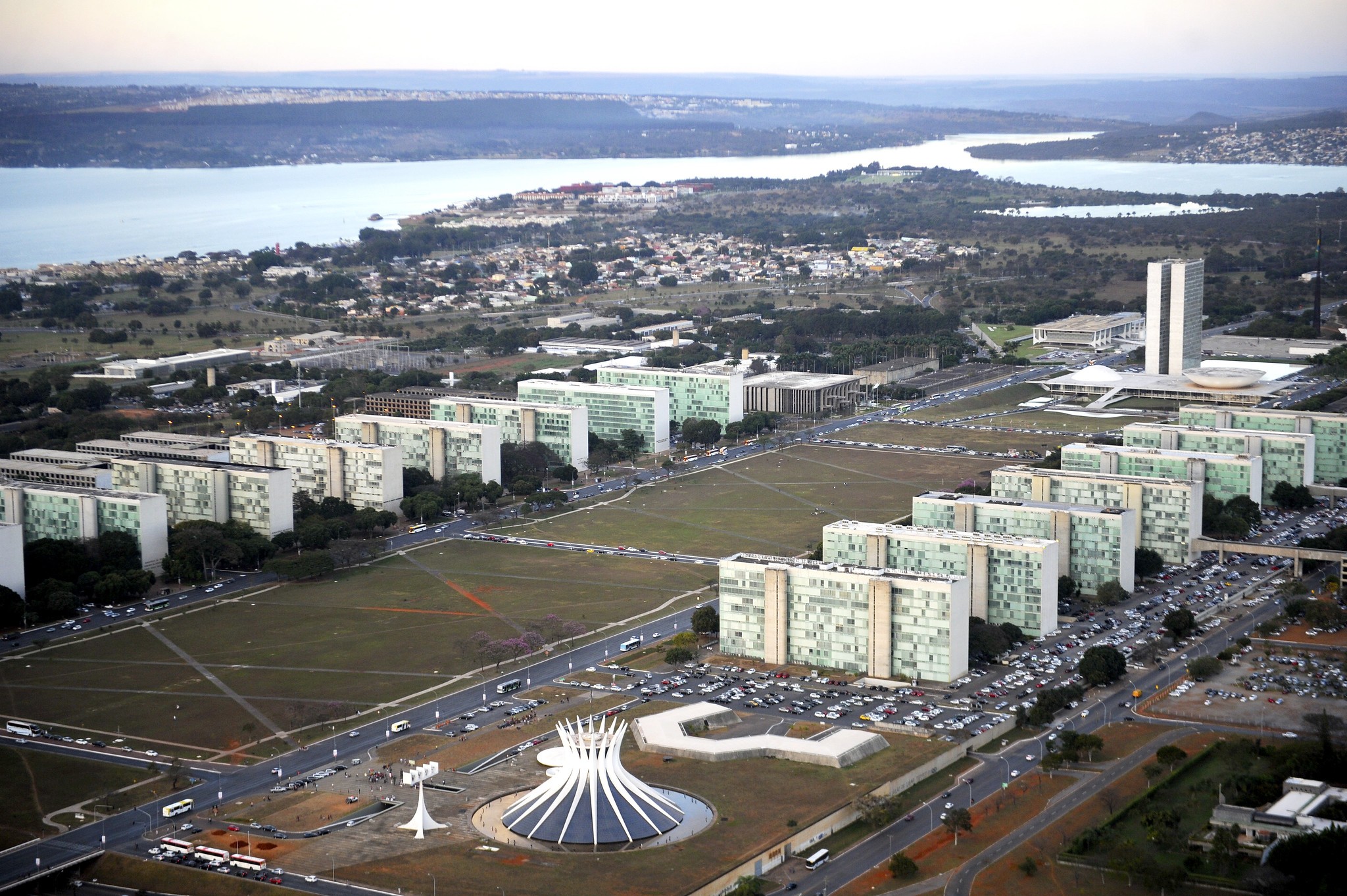 Governo projeta arrecadação recorde em 2026 após aumento de impostos