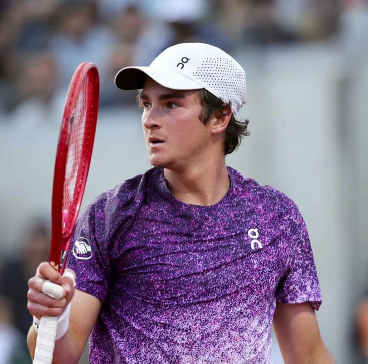 João Fonseca encara Casper Ruud em Roland Garros após vitória histórica sobre Djokovic