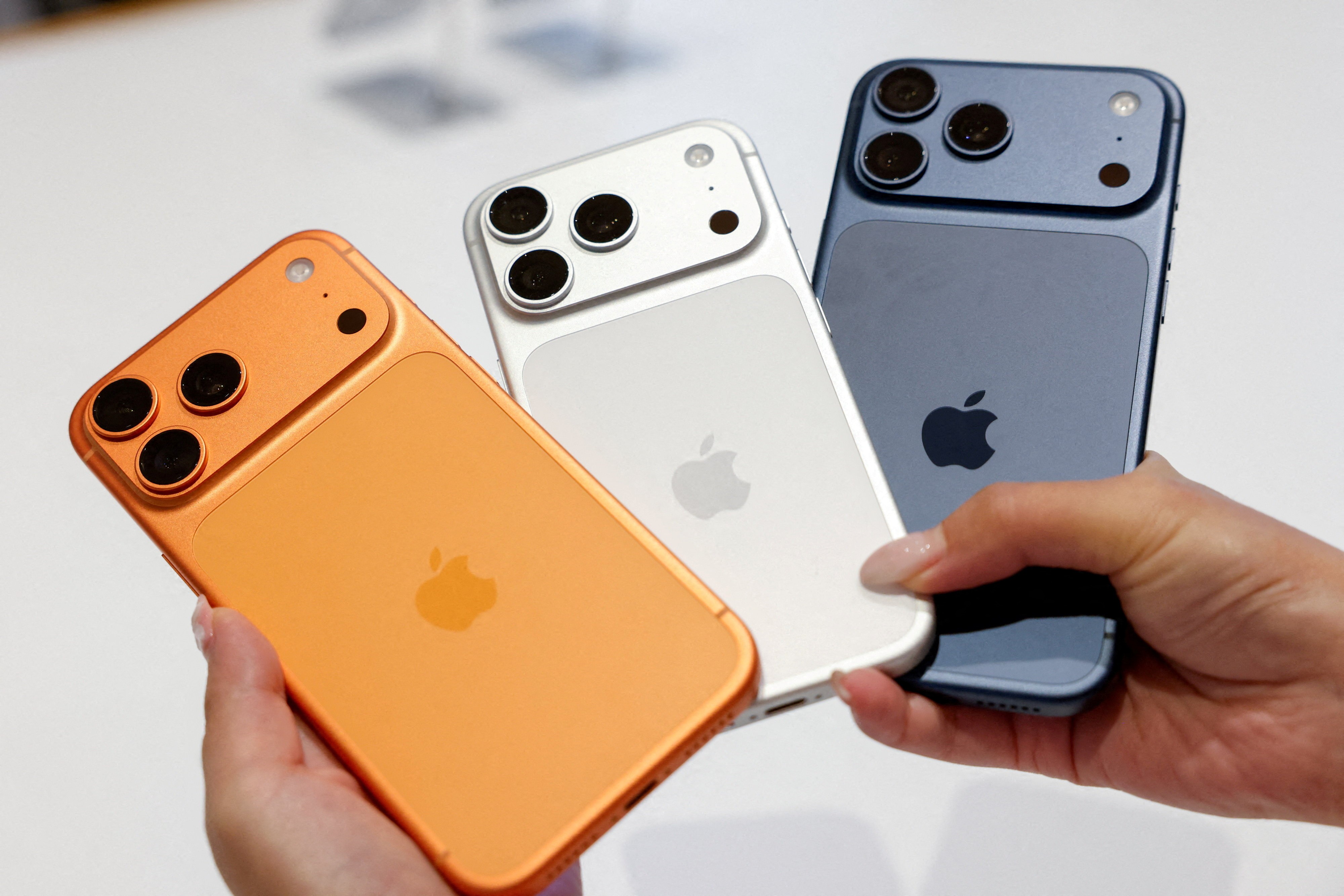Apple libera lojas de apps e pagamentos de terceiros no iPhone no Brasil após acordo com Cade