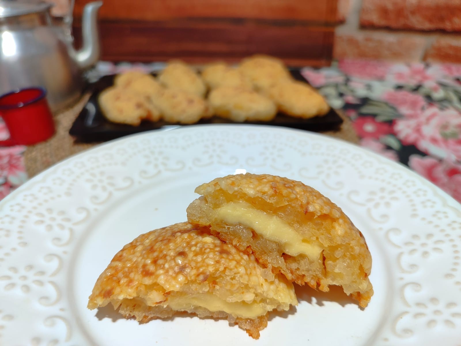 Salgado de tapioca granulada com queijo coalho