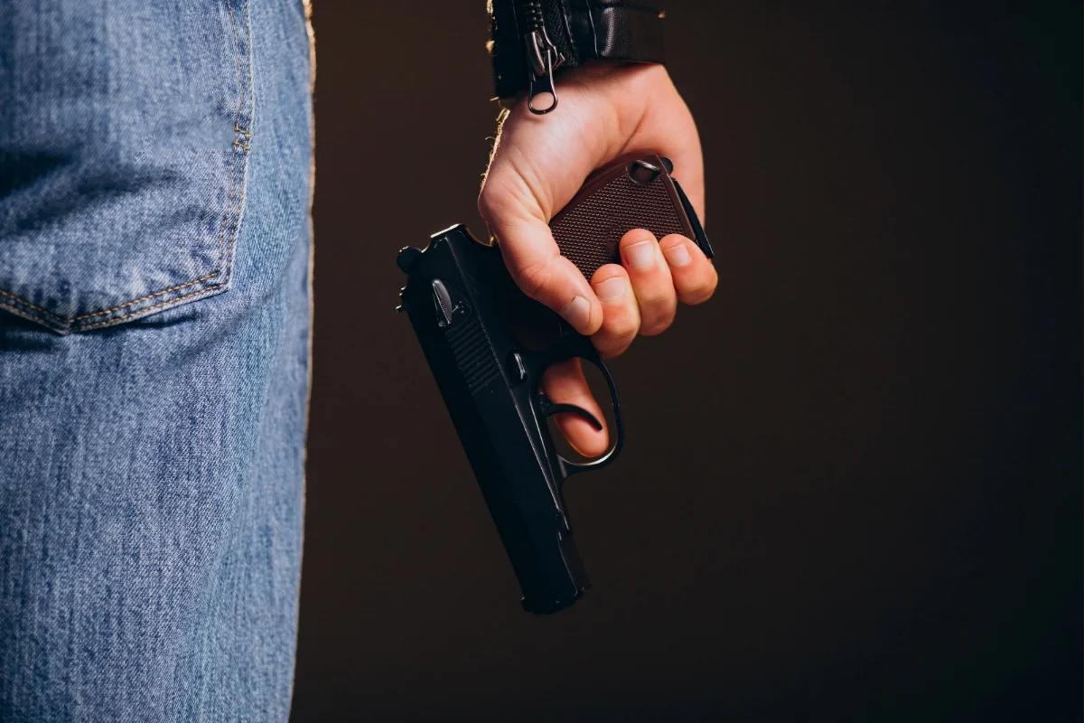 Arma de fogo em casa aumenta em 27 vezes o risco de feminicídio em MG
