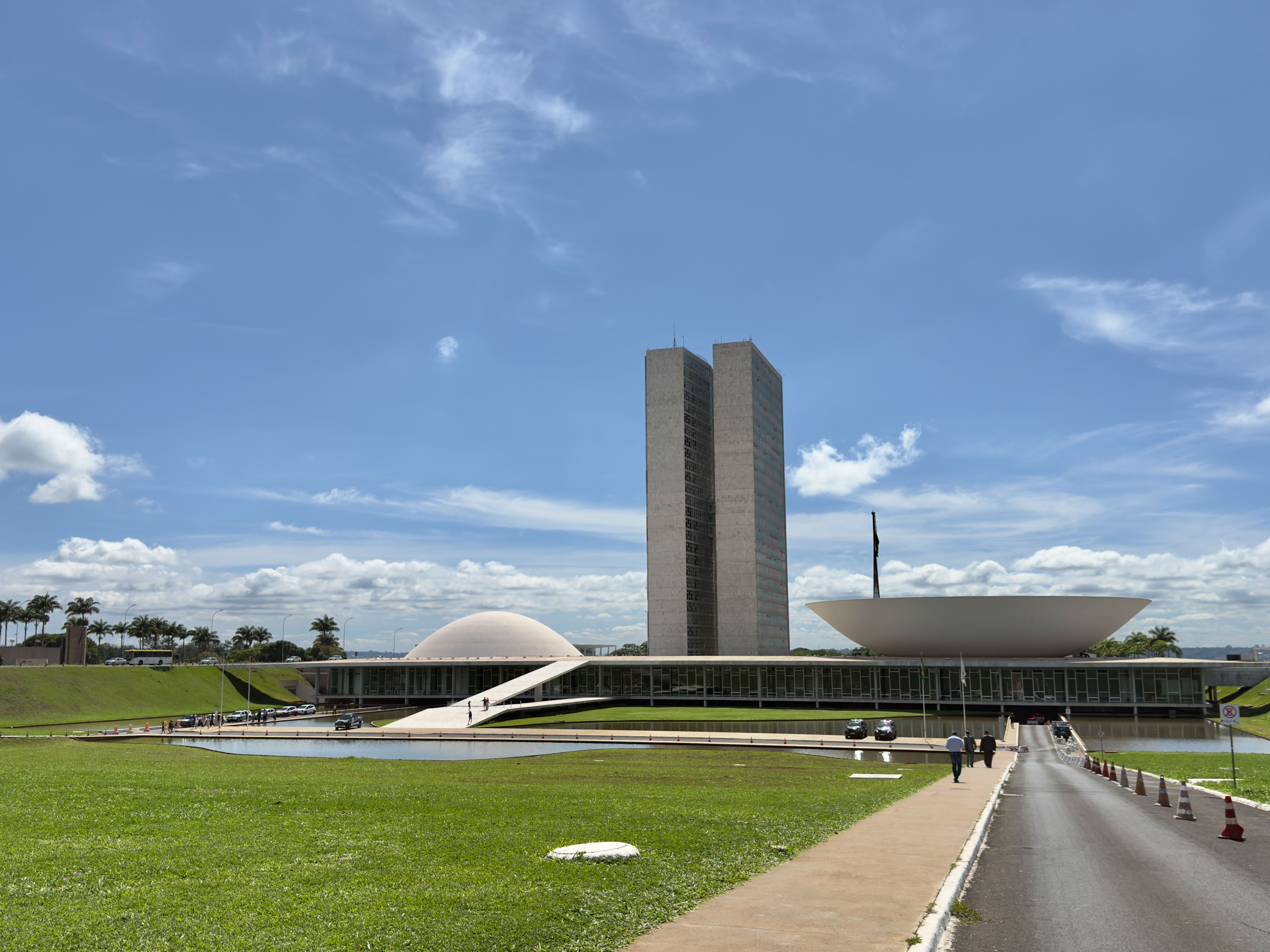 Governo libera R$ 12 bilhões em emendas antes de sabatina no STF