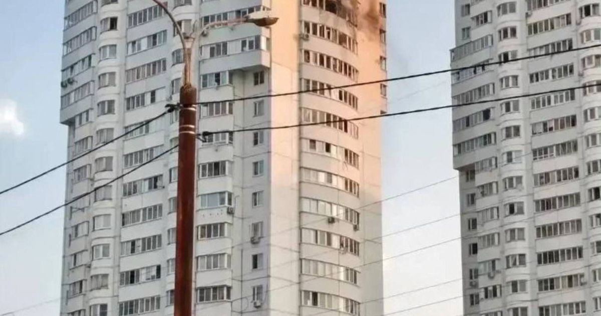 Ataque russo com mísseis balísticos atinge áreas residenciais em Kiev