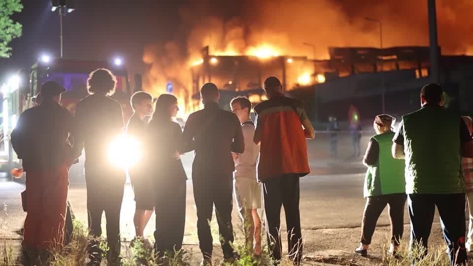 Ataques russos atingem Kiev e deixam 14 mortos em armazéns