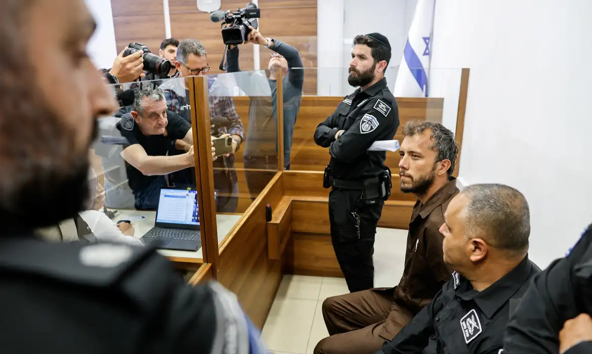 Israel liberta ativistas da Flotilha Global Sumud