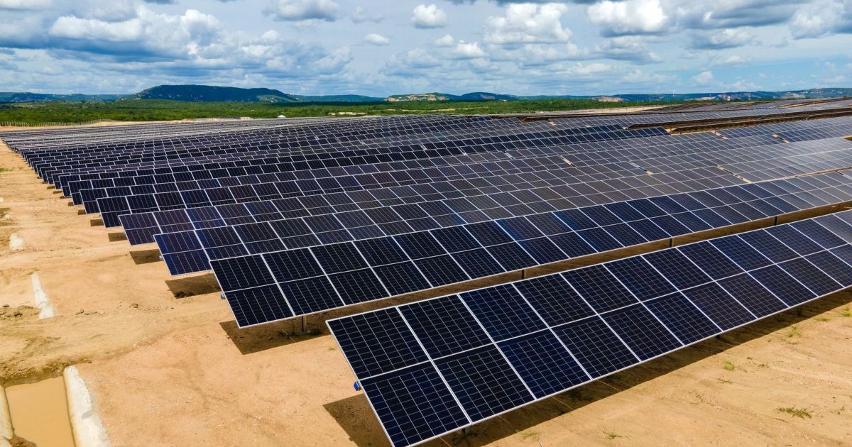 Atlas Renewable Energy vê melhora regulatória, mas mantém cautela sobre novos investimentos no Brasil